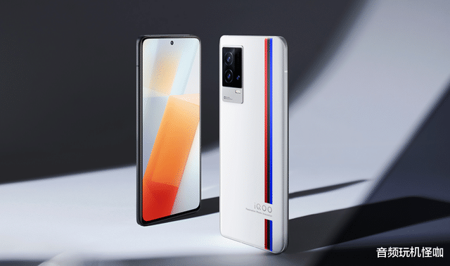 iqoo|什么是旗舰手机?怎么买才能不翻车?用主流旗舰进行灵魂拷问!