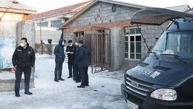 2020年东北男子坚持冬天装修，引警方怀疑，侦破国内最大假钞案