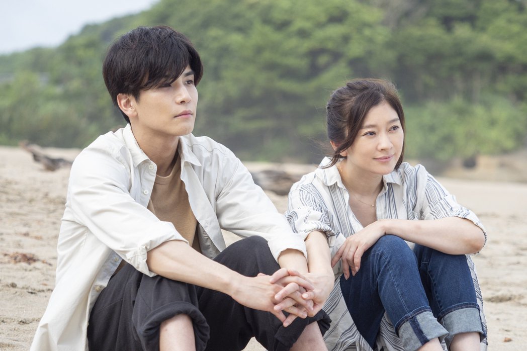 限制级日本剧集《金鱼妻》：「男人的出轨可以推卸给本能，女人就必须承担悲情的故事？」