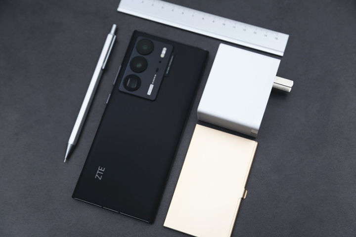 中兴|颜值和实力你选什么?中兴Axon 40 Ultra告诉你不做选择题