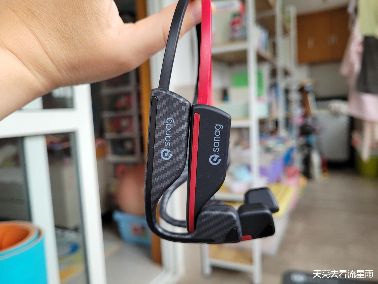 耳機(jī)|內(nèi)置64GB存儲(chǔ)，sanag塞那氣傳導(dǎo)耳機(jī)上手體驗(yàn)