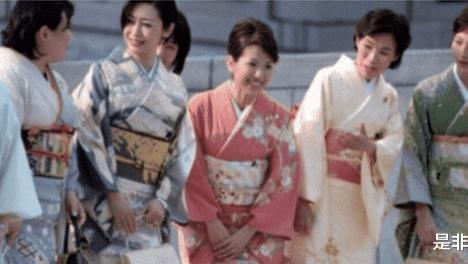 为什么日本女人穿和服不能穿内裤，不仅方便，还另有目的…