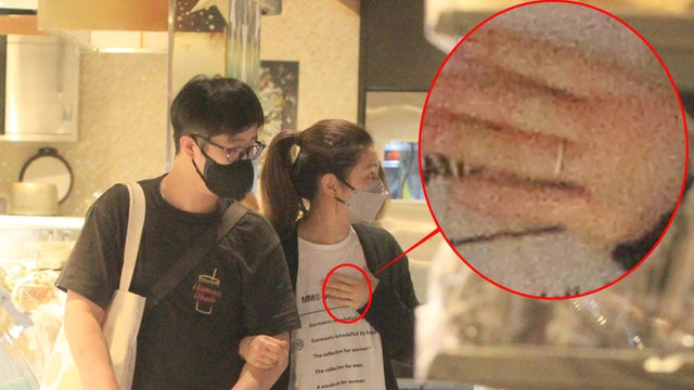 Selina|任家萱与男友疑好事将近！无名指婚戒抢眼，小7岁男友带其见亲友