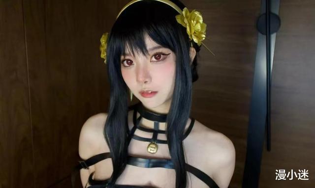 间谍过家家|间谍过家家:高颜值美女COS荆棘公主,相似度爆表,是心动的感觉