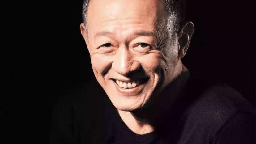 金士杰|“怪人”金士杰：不顾争议迎娶22岁女学生，70岁仍在赚钱养家