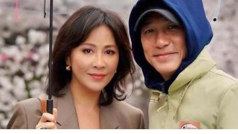 刘嘉玲|刘嘉玲认胡军儿子做干儿子，送康康一套200平别墅，胡军太太气乐了