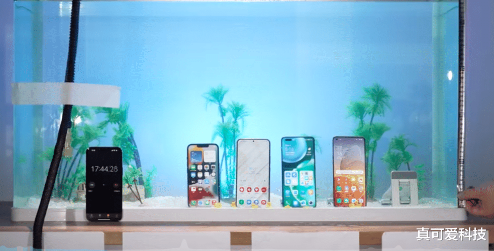 iqoo neo6|对比防水性能，都是IP68级防水，国产手机和苹果三星谁更有优势？