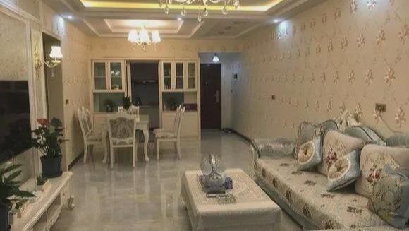 晒晒30多万装修的新房，客厅很显档次，邻居看过都赞叹不已