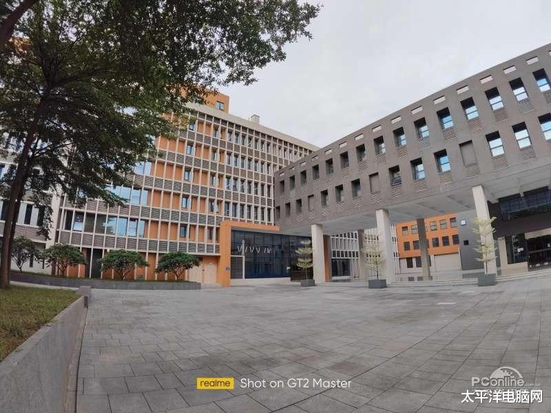 一加科技|偏爱直角边框设计的手机？这里肯定有你的心头好