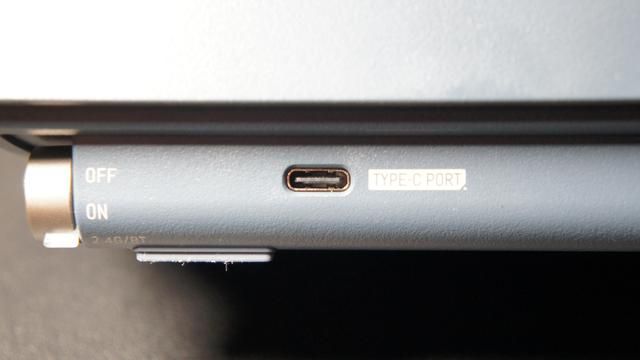 机器人|可柔可刚-洛斐“小翘”暗夜黑机械键盘-慢漫蔓MAN测评