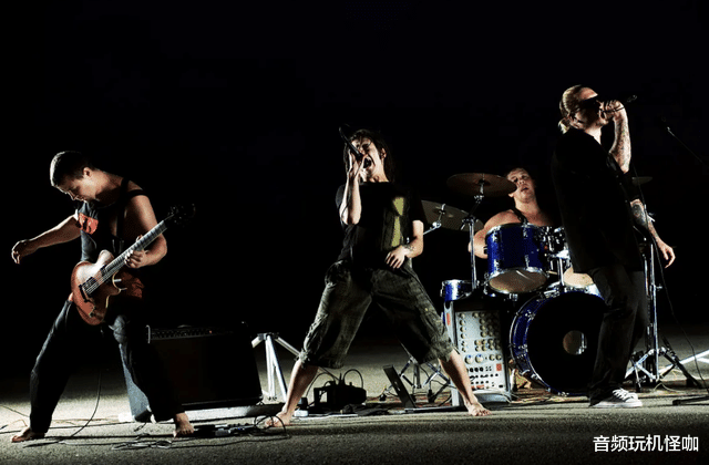 |以为拼命砸钱就可以很懂耳机,其实只是懂表面,内涵却是小白