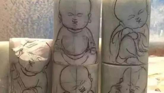 翡翠|玉赏 ▏翡翠“小沙弥”萌翻天了！