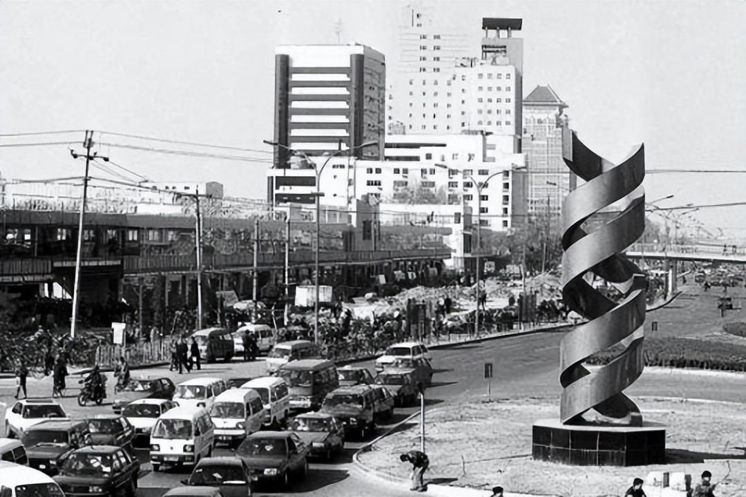 雜志|暗黑能用手機玩，魔獸爭霸出到幾了？從00年穿越到22年是什么樣？