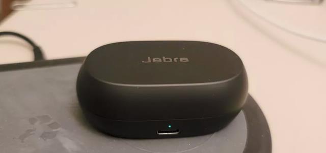 腾讯地图|著名媒体评测这款蓝牙耳机:具有卓越的音乐和通话音效,物超所值