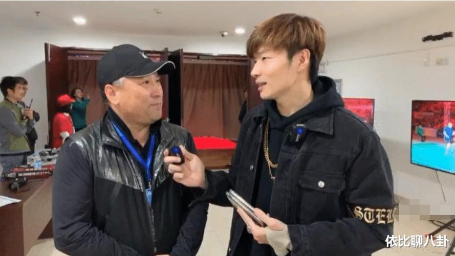 |网红“帝师”疑似得罪“大人物”，连夜宣布退网，夫妻抱头痛哭