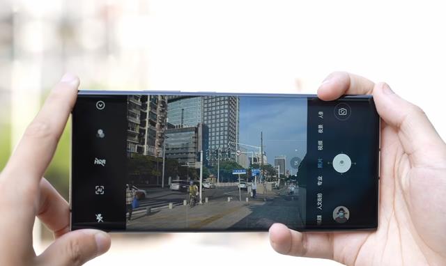 中兴|中兴硬核新机！屏下摄像头+6400W主摄+5000mAh大电池，直降300元