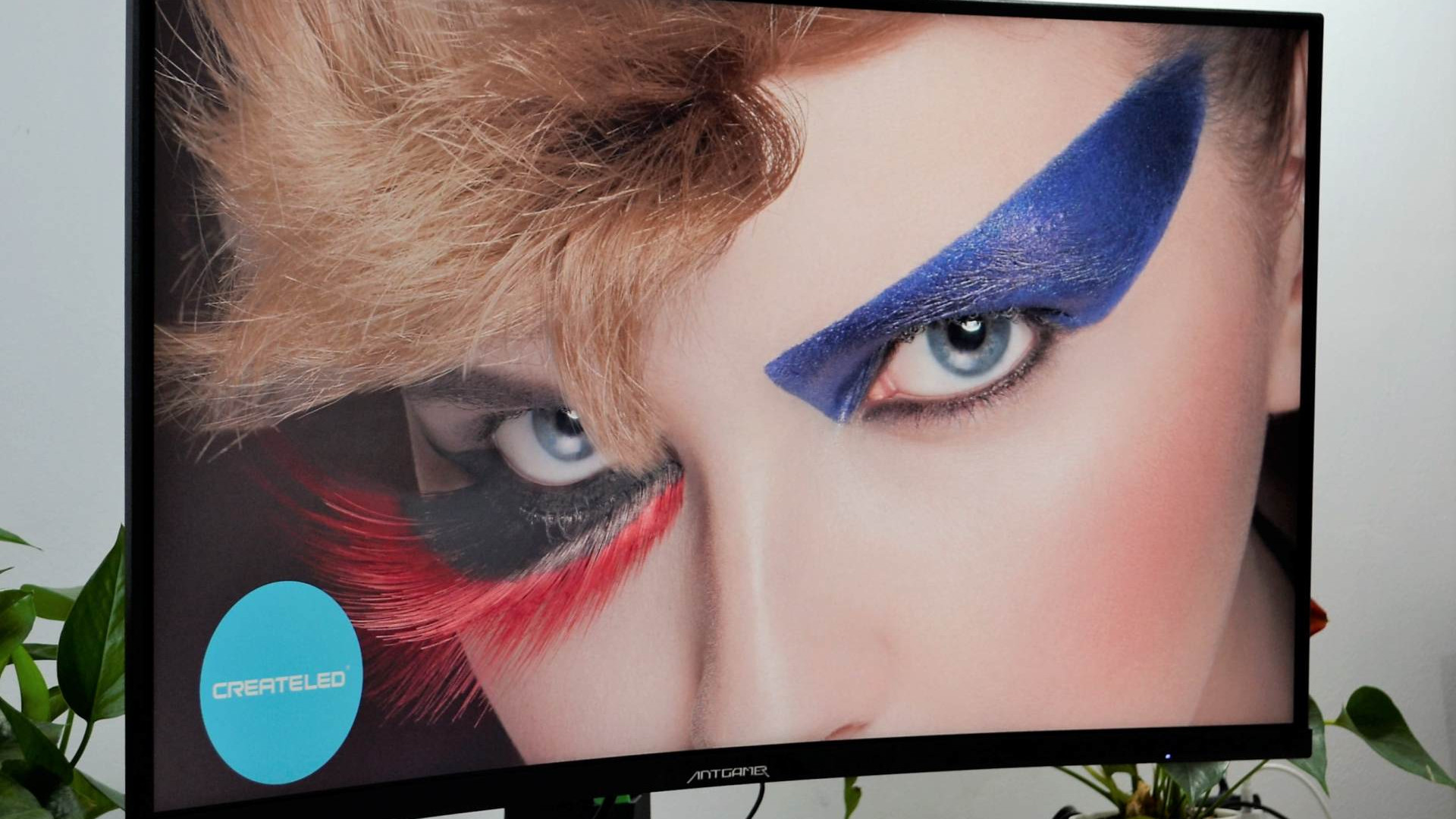 显示器|32英寸1000R曲率屏值得入手？ANT32VQC评测，畅享高品质电竞感