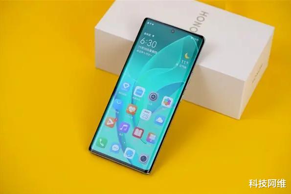 荣耀70|12GB+256GB+一亿像素三摄，现已跌至2569元，还买什么荣耀70？