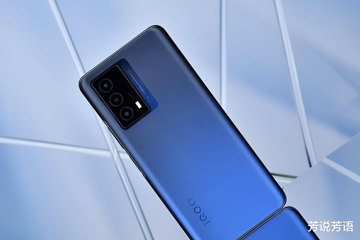 浏览器|6000毫安超电池+80W快充+LCD屏，1499起新千元续航电霸手机来了！