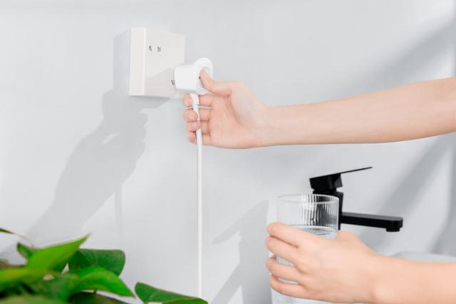 华为手机|贴心单手插拔设计,全新使用体验!航嘉SSH608C单手智控插座测评