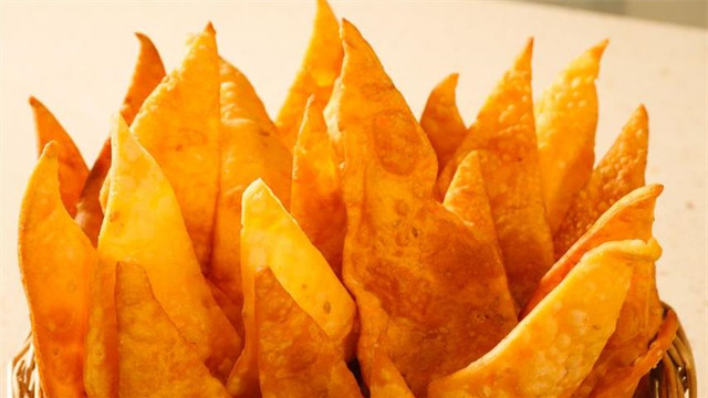 面粉|面粉这样做太香了，孩子每周都想吃，上桌一盆不够吃，超级过瘾