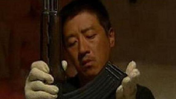 丁勇岱|2000年，丁勇岱饰演“白宝山”走红，坐火车差点被警察误杀