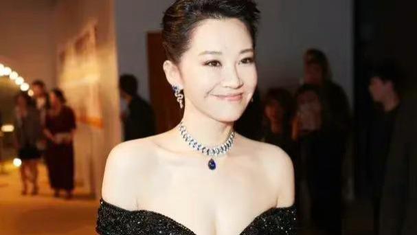 许晴|爆料53岁许晴被封杀，究竟发生了什么事？