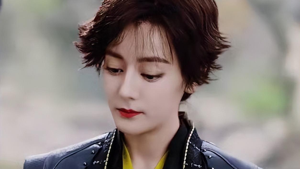 迪丽热巴|古装女神也有“雷人”时？迪丽热巴多次中招，刘亦菲也未能幸免