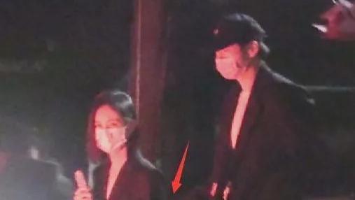 魏大勋|魏大勋，回应了李一桐恋情传闻！