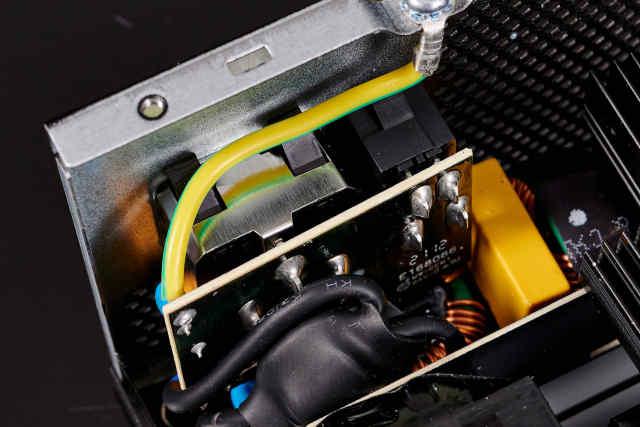 显卡|原生支持PCIE-5.0显卡,技嘉UD1000GM PG5金牌电源评测