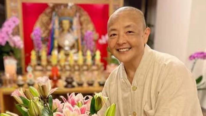 刘蓝溪|61岁琼瑶女郎在美国去世！生前露面笑容温暖，婚后息影剃度出家