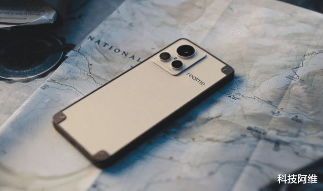 realme|realme新旗舰发布在即，5000mAh+100W，上一代开始加速退场