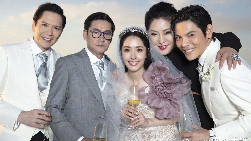 街拍|郭碧婷父亲护航向佐沦箭靶，忍了两天再发文：我只支持我女儿