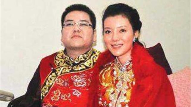 车晓|“中国第一败家子”：5000万娶车晓，10年败光125亿，今沦为笑柄