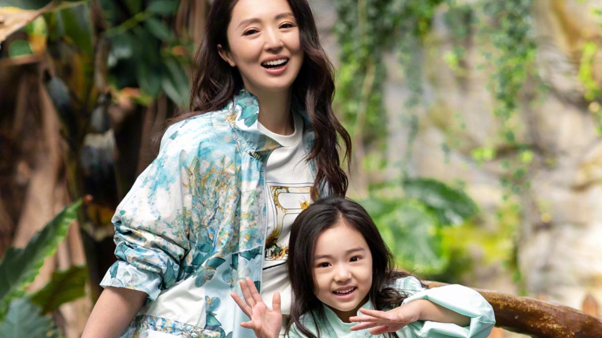 董璇|陈晓儿子眉眼复制爸，董璇女儿神似妈，10后星二代颜值担当是谁？