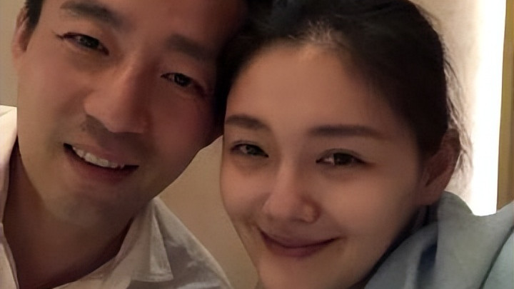 大s登陆微博评论文章, 获得众多粉丝支持, 却未删除与汪小菲旧照