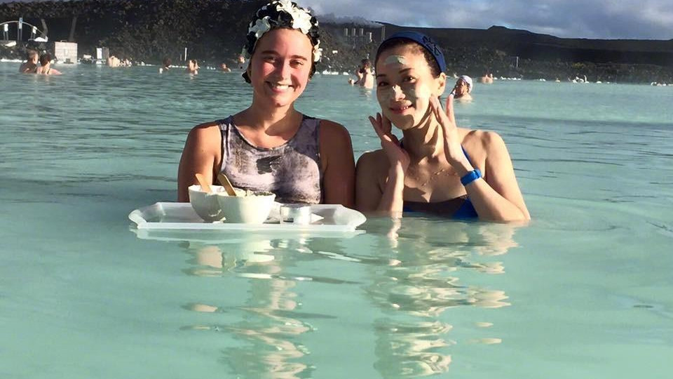 张可颐|火过黎姿蔡少芬，今50岁却仍单身？秀健身照遭骂：不穿也没人看！