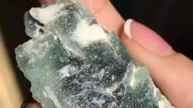 翡翠|发黑的翡翠更高贵