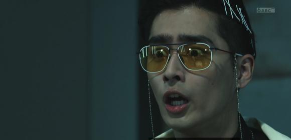 |假面骑士revice:狩崎身上也有恶魔,赤石退场,大二又魔怔了!