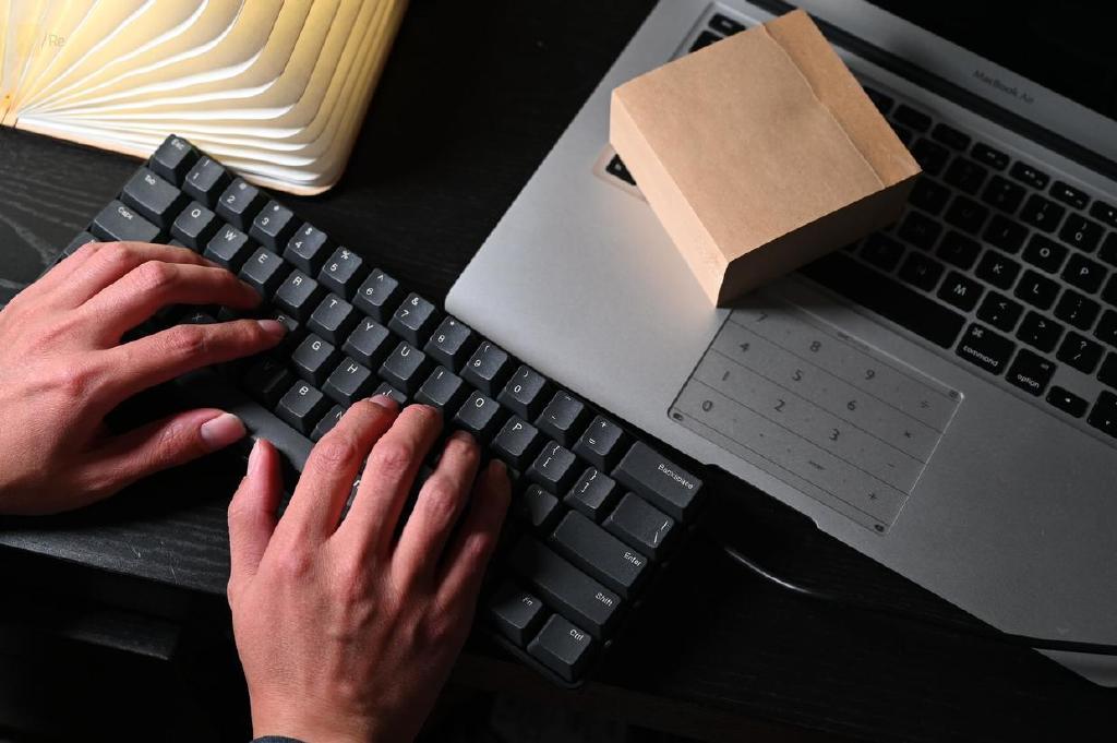 vivo s15|一款舒适耐用的键盘，可以大大大提升打字和游戏操作的体验