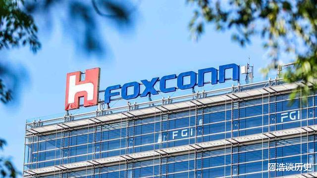 富士康|啪啪打脸?曾经“抛弃”我国赴印建厂,如今却到高速路“抢人”