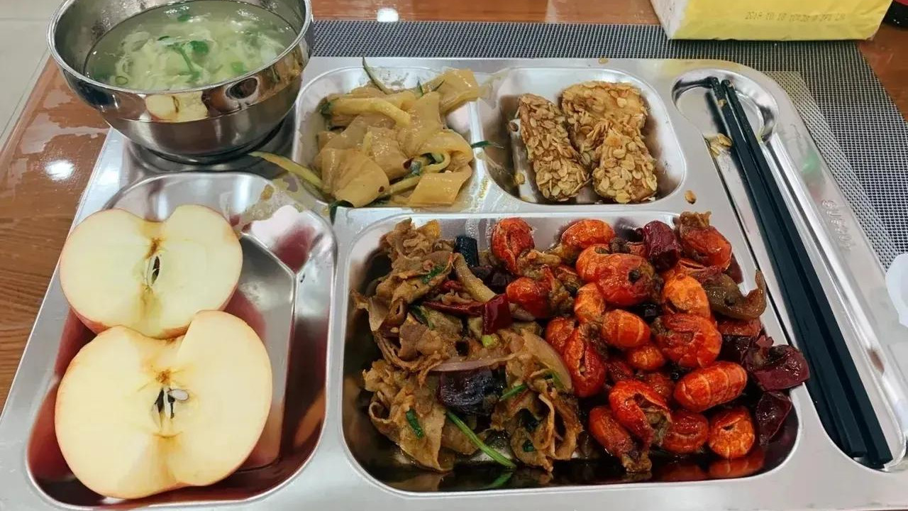 补钙|体制内伙食对比，央企最好，乡镇最差，网友：差距真不小