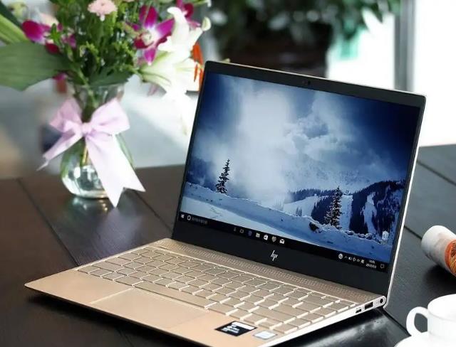 VR|笔记本强者来袭？12代酷睿+RTX3050+4K屏，惠普战99值得选择吗？