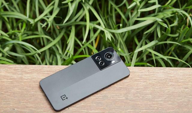 一加科技|83万跑分,12G+512G跌至3399,国产150W高快充旗舰香了