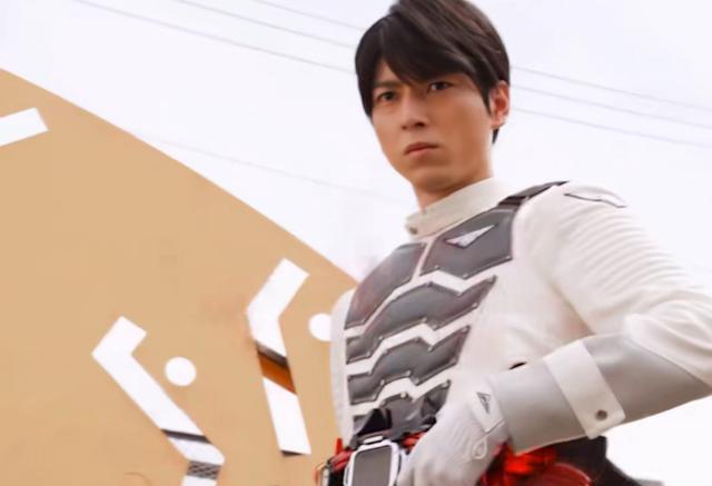 佛系|假面骑士revice门田外传剧透：佛系门田装失忆先种草莓后相亲