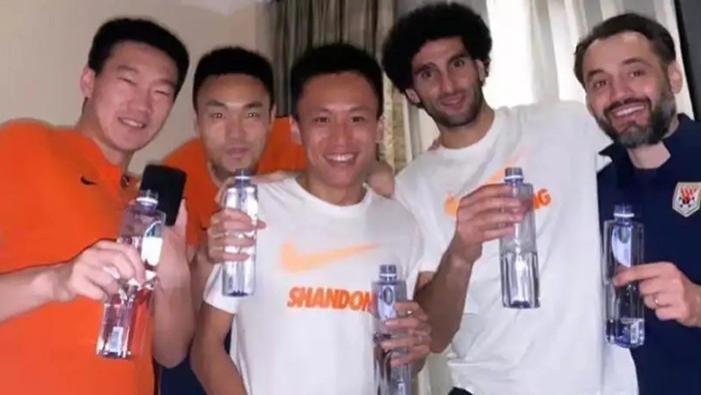 大连|郑龙联手刘军帅+曹盛，王宝山收留董学升！踢中甲继续死磕大连人？