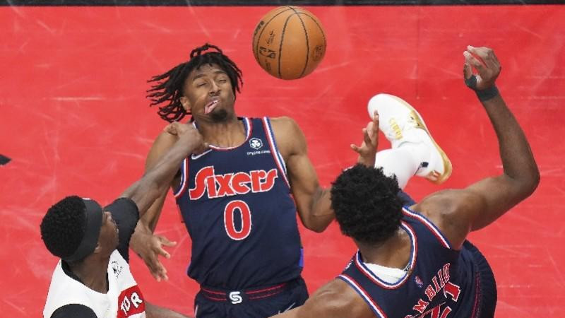 泰·劳森|NBA对抗强度：布歇一拳将马克西的嘴打歪，马努变向将球鞋踩烂