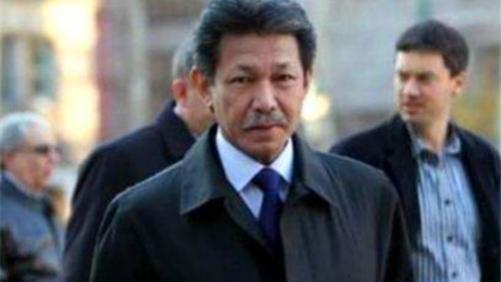 豪门明星|他敛财百亿，私人后宫藏娇40名美人，每月花2250万美金，名字耳熟