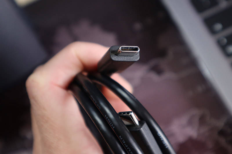 苹果|M1苹果电脑多屏协同工作,真香!但你还需要这个配件才能实现