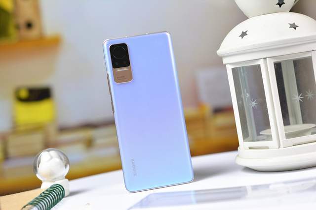 小米科技|四款低价自拍旗舰推荐：精打细算，2000多元手机也能把自己拍美